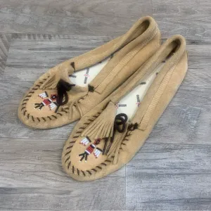 Minnetonka Thunderbird Suede Beaded Tassel Moccasin Slip On Shoes Loafers