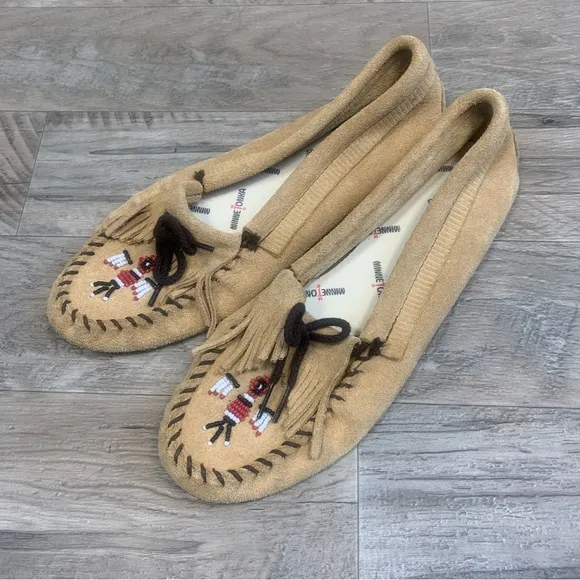 Minnetonka Thunderbird Suede Beaded Tassel Moccasin Slip On Shoes Loafers