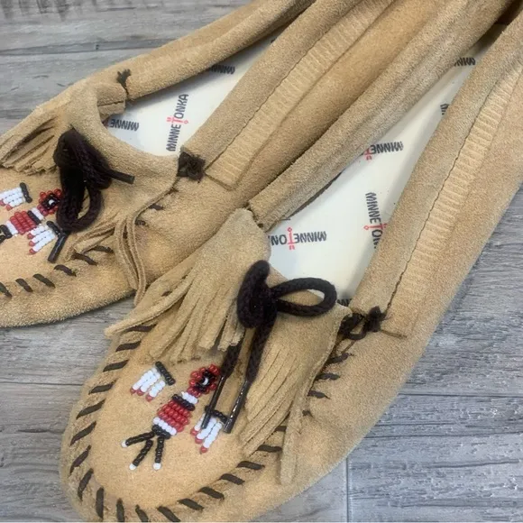 Minnetonka Thunderbird Suede Beaded Tassel Moccasin Slip On Shoes Loafers
