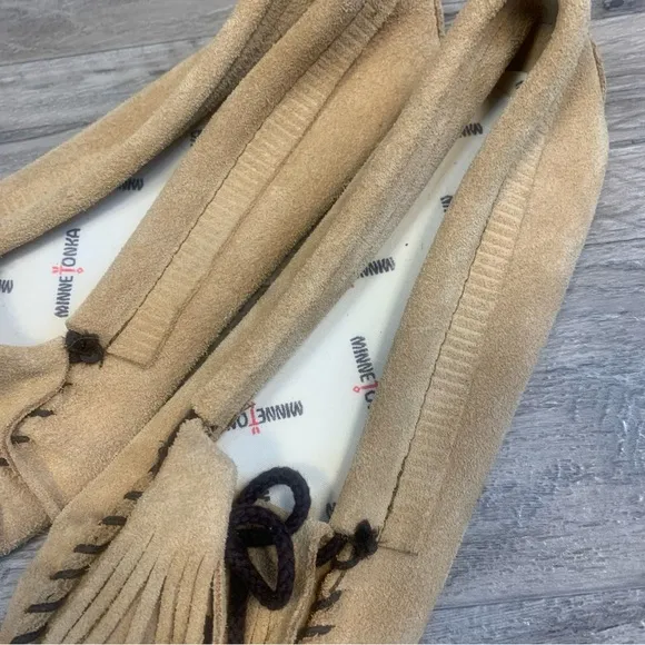 Minnetonka Thunderbird Suede Beaded Tassel Moccasin Slip On Shoes Loafers