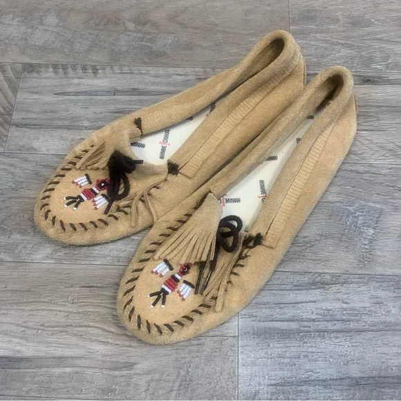 Minnetonka Thunderbird Suede Beaded Tassel Moccasin Slip On Shoes Loafers