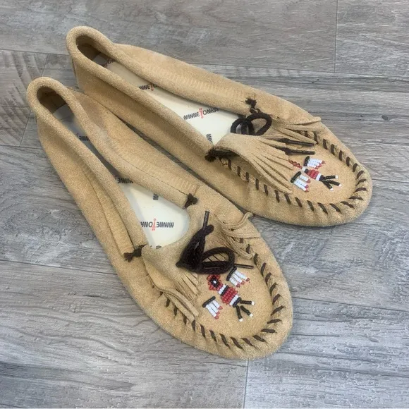 Minnetonka Thunderbird Suede Beaded Tassel Moccasin Slip On Shoes Loafers