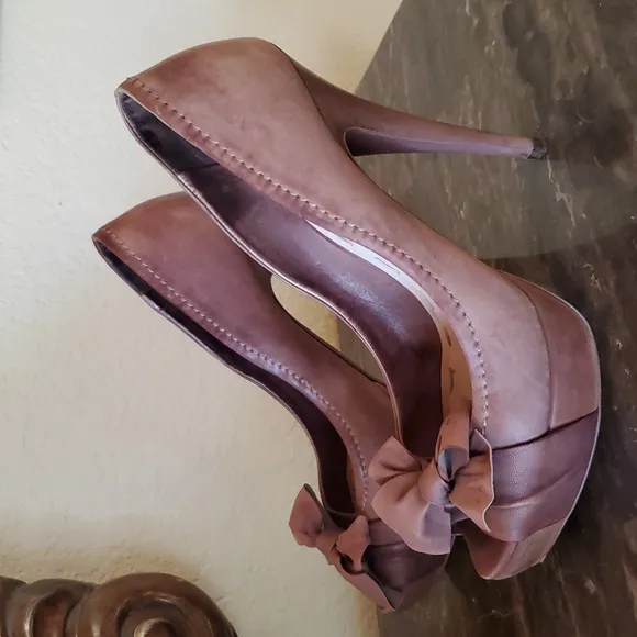MIU MIU Napa Bow peep toe Heels