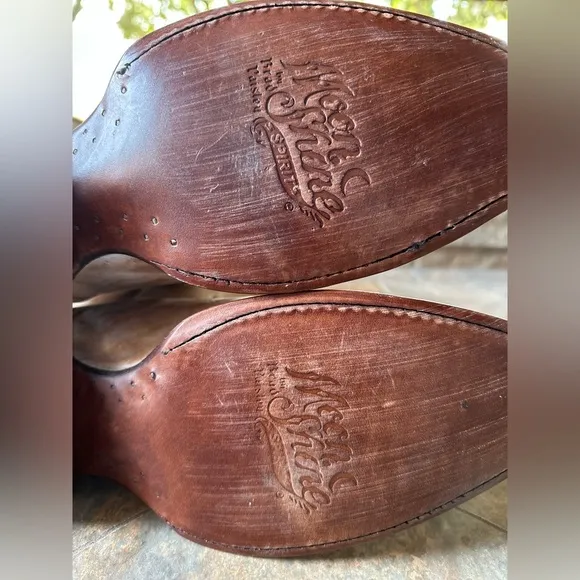 Moonshine Spirit Tan Destressed Redford Western Boots fits like a 10.5 Men's 11D