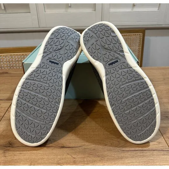 Moshn by Klogs Rise Women's Casual Shoes Size 10 Wide NIB Comfy Slip Resistant