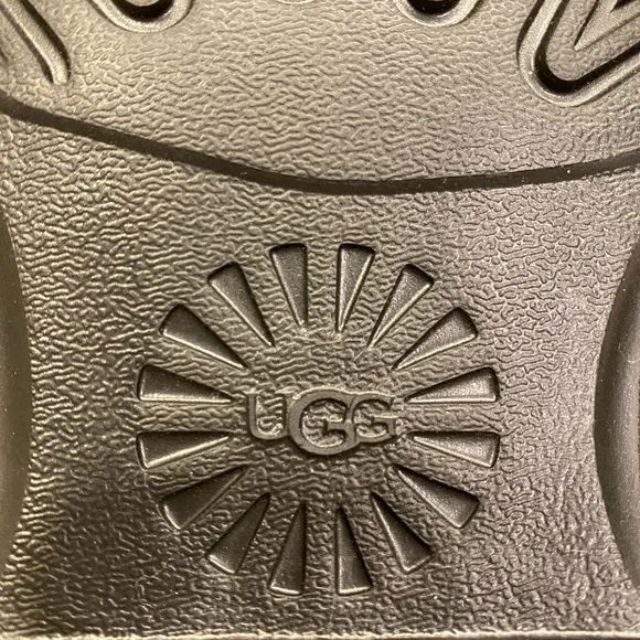 Naiyah boot by UGG