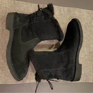 Naiyah boot by UGG