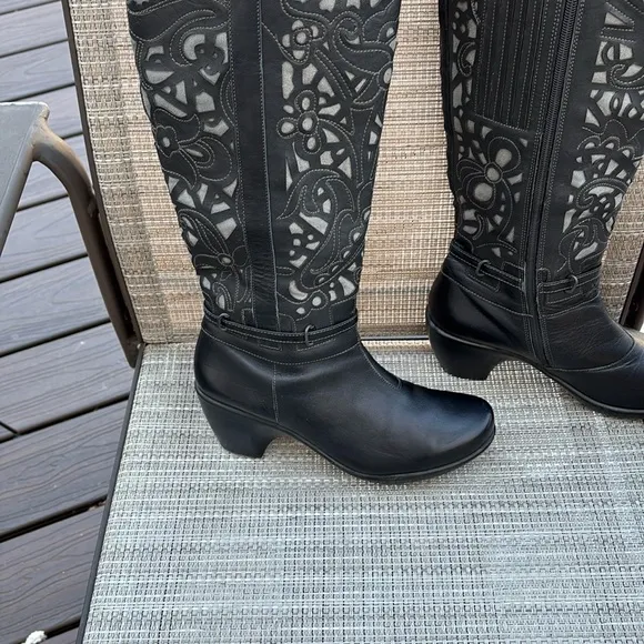 NAOT LADIES BLACK RAVEN BOOTS-8