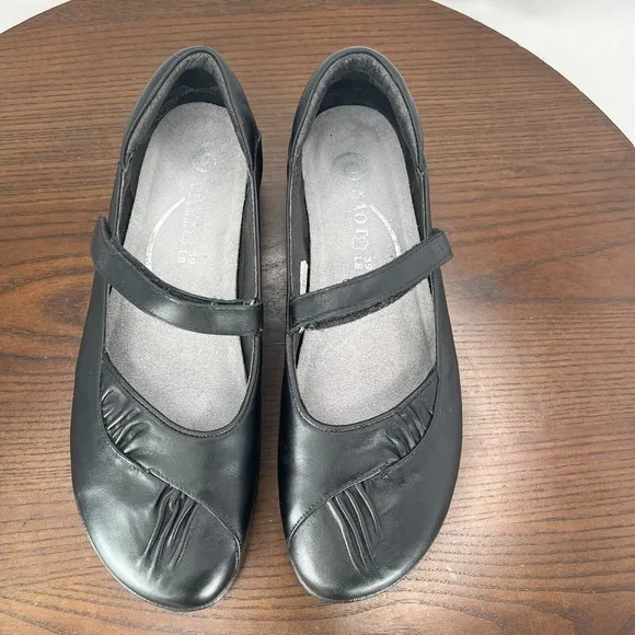 Naot Taramoa Shoes Women's 8 Black Leather Mary Jane Comfort Slip On Flat