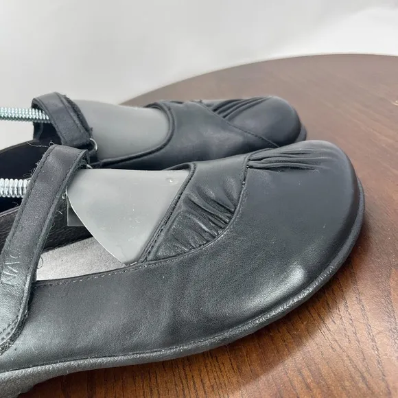 Naot Taramoa Shoes Women's 8 Black Leather Mary Jane Comfort Slip On Flat