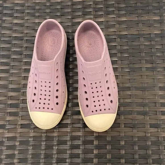 Native Jeffersons shoes, kid size junior 2