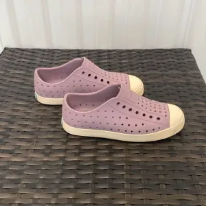 Native Jeffersons shoes, kid size junior 2