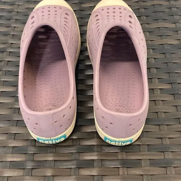 Native Jeffersons shoes, kid size junior 2
