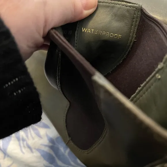 Never worn Nike-air Cole Haan chelsea boots!