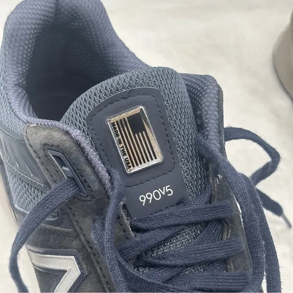 New Balance 990V5 made in USA Blue Athletic Shoes with Mesh Upper Size 10.5