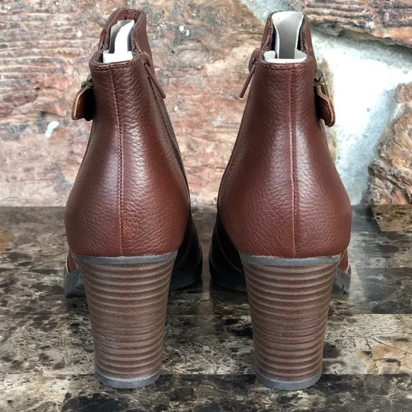 NEW Clarks Collection Verona Leather Gleam Booties
