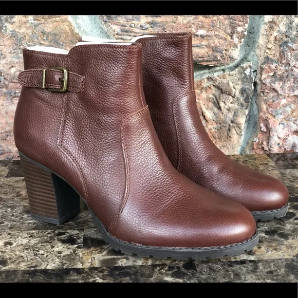 NEW Clarks Collection Verona Leather Gleam Booties