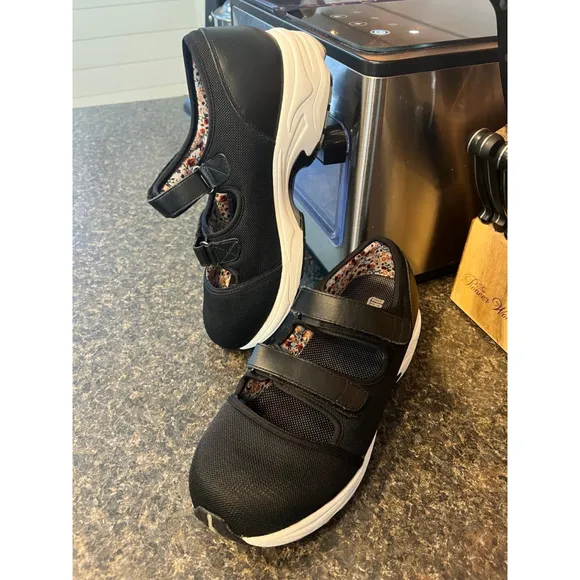 New Drew Women's Solo Orthopedic Adjustable Closure Sneaker, Black