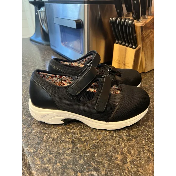 New Drew Women's Solo Orthopedic Adjustable Closure Sneaker, Black