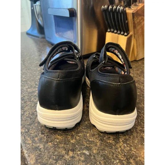 New Drew Women's Solo Orthopedic Adjustable Closure Sneaker, Black