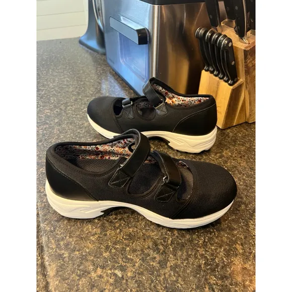 New Drew Women's Solo Orthopedic Adjustable Closure Sneaker, Black