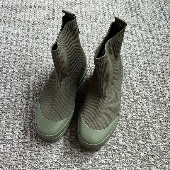 New Everlane Utility Reknit Army Green Sock Boot