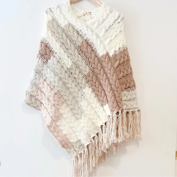 NEW Free People Revelry Cable Fringe Poncho Sweater Top Neutral OS Rare Bohemian