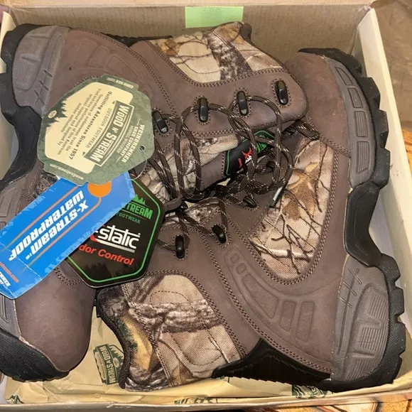 New in Box Wood N' Stream Men's Gunner Camo Hunting Boots size 9