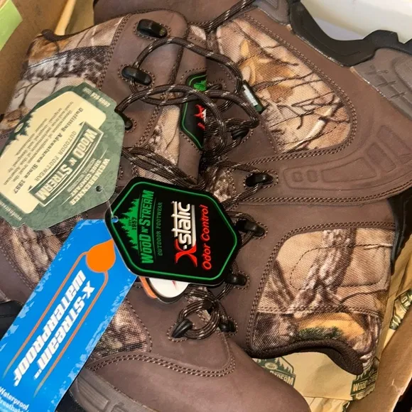 New in Box Wood N' Stream Men's Gunner Camo Hunting Boots size 9