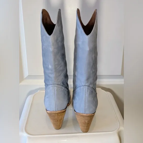 NEW Jeffrey Campbell “Tavetti” Premium Suede Light Blue Western Boots - 9