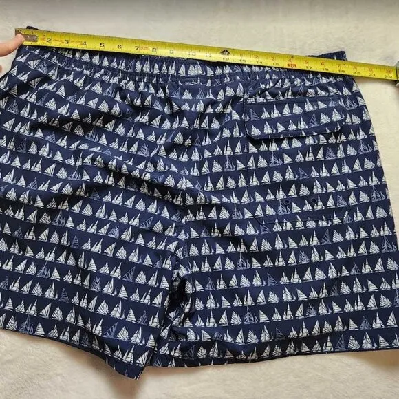 New men's XL Vineyard Vines 5&quot; printed Chappy swim trunks Boat Parade navy short