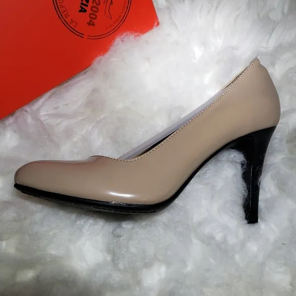 NEW Rialto White Mountain Coline Natural Patent Leather Hi Heels Classic Shoes