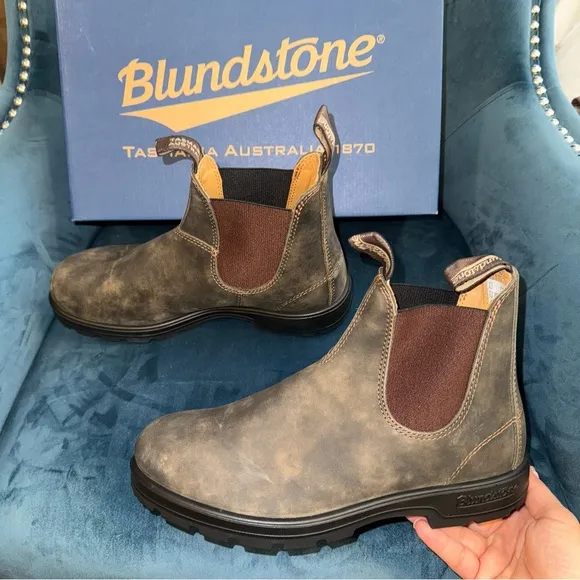 New Size 10 Blundstone Chelsea Boots Style #585 Rustic Brown