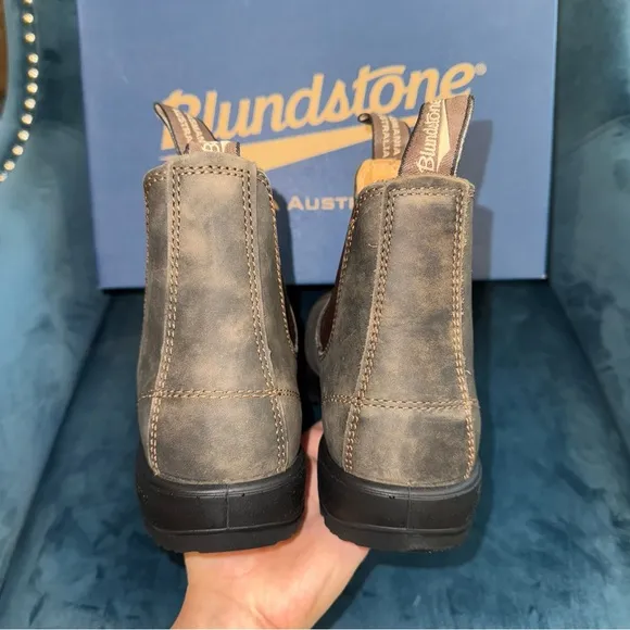 New Size 10 Blundstone Chelsea Boots Style #585 Rustic Brown