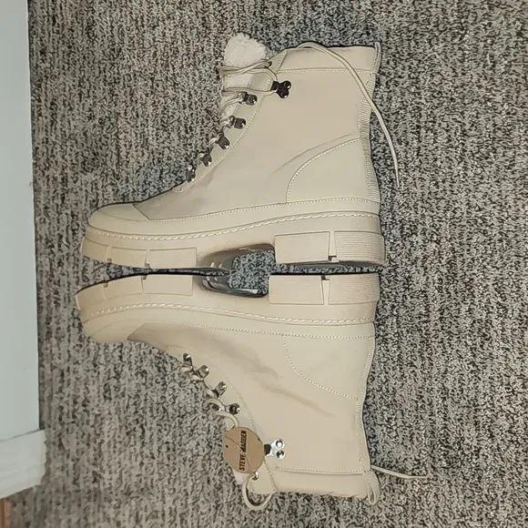 NEW Steve Madden Womens Hildy Tan Lug Sole Lace Up Ankle Boots Shoes size 9.5