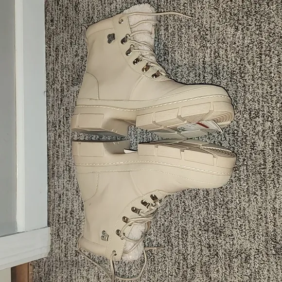 NEW Steve Madden Womens Hildy Tan Lug Sole Lace Up Ankle Boots Shoes size 9.5