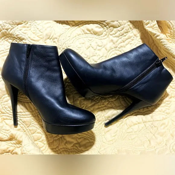 NEW! | Stuart Weitzman Nappa 100 Leather Boots | 9.5