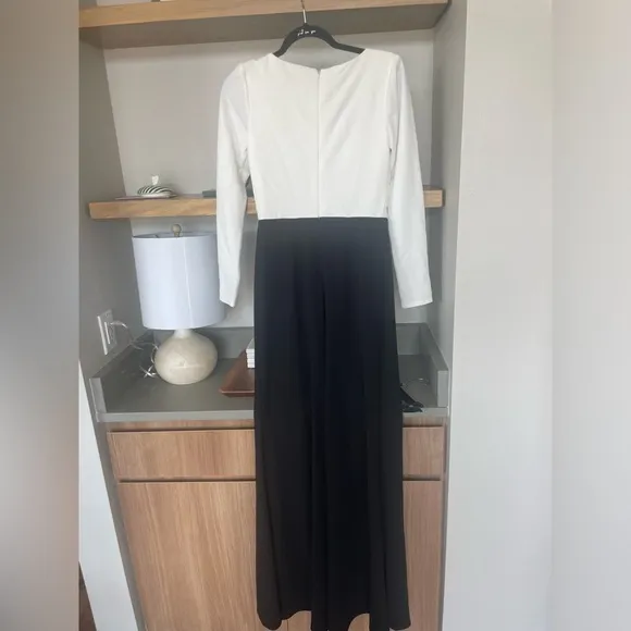 new Tadashi Shoji nelson long sleeve crepe gown in black and white