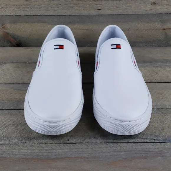 NEW  Tommy Hilfiger Women's Casual Slip On Shoes