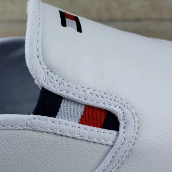 NEW  Tommy Hilfiger Women's Casual Slip On Shoes