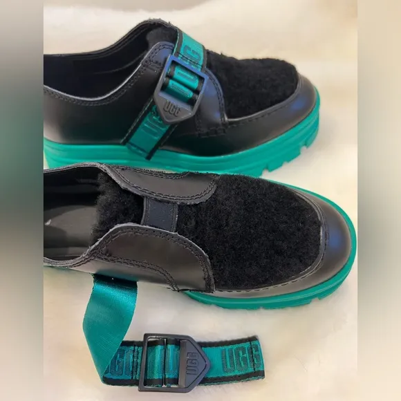 New! UGG Ashton Plush Leather/Wool Black/Green Lug Sole Shoes.