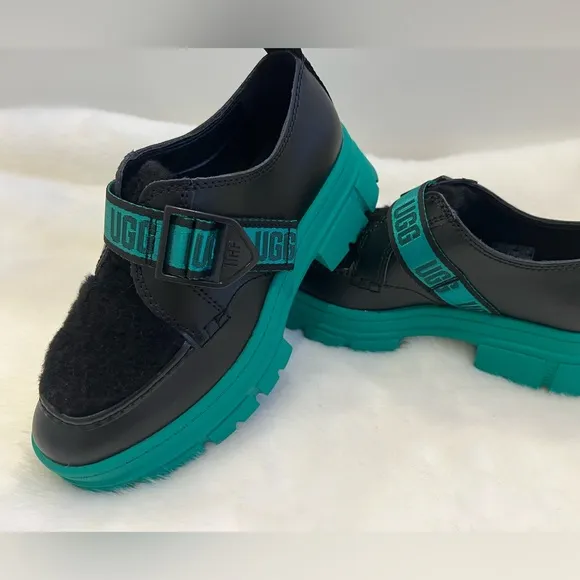 New! UGG Ashton Plush Leather/Wool Black/Green Lug Sole Shoes.