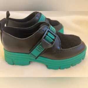 New! UGG Ashton Plush Leather/Wool Black/Green Lug Sole Shoes.