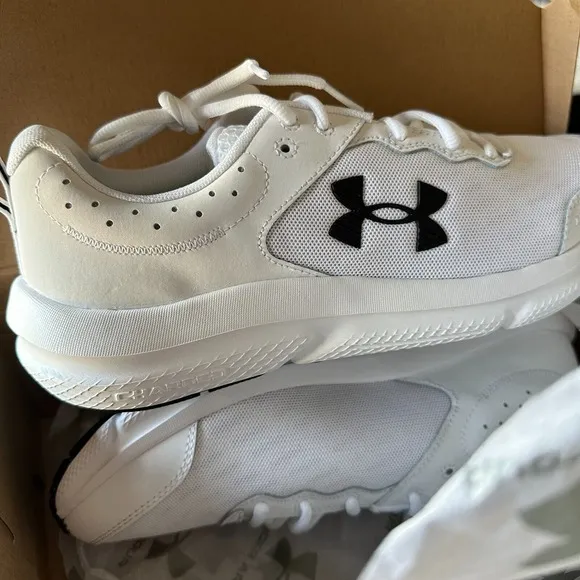 NEW Under Armour Shoes Womens Size 10.5 Charged Assert 10 Sneaker White Mesh