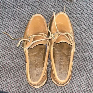 NEW WITH BOX Sperry Tan Boat Shoes-