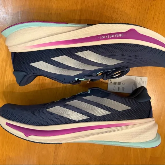 NIB adidas Women's Supernova Rise 2 Running Shoes Sneakers - Size W11/M9.5