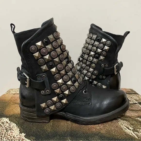 NIB AS98 Black Heavy Studded Boots Size 39