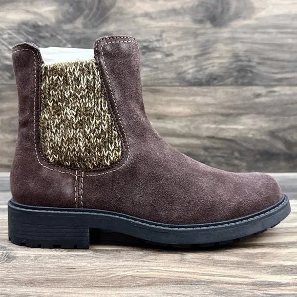 NIB Clarks Opal Sky 7M Dark Brown Suede Comfort Ankle Boots Booties