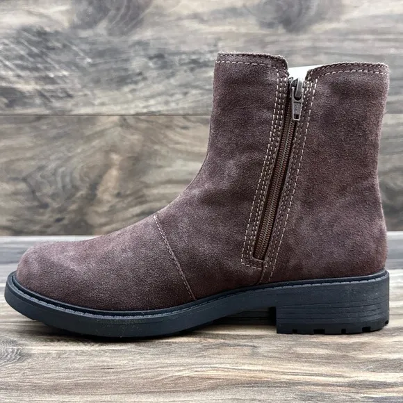NIB Clarks Opal Sky 7M Dark Brown Suede Comfort Ankle Boots Booties