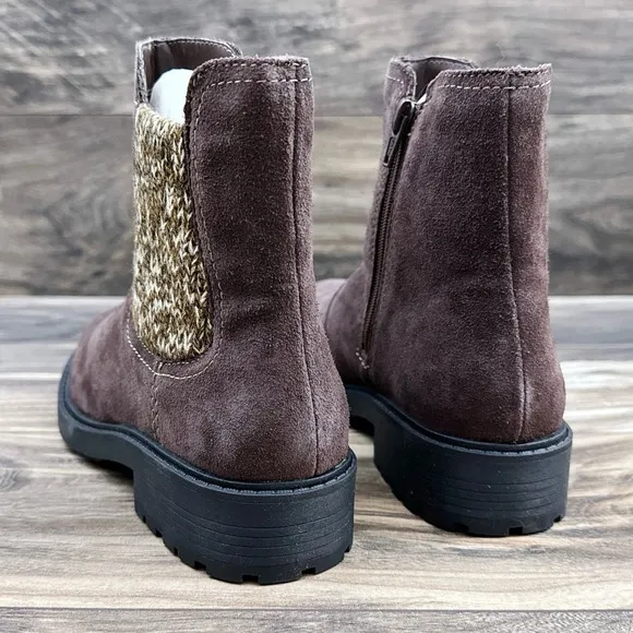 NIB Clarks Opal Sky 7M Dark Brown Suede Comfort Ankle Boots Booties